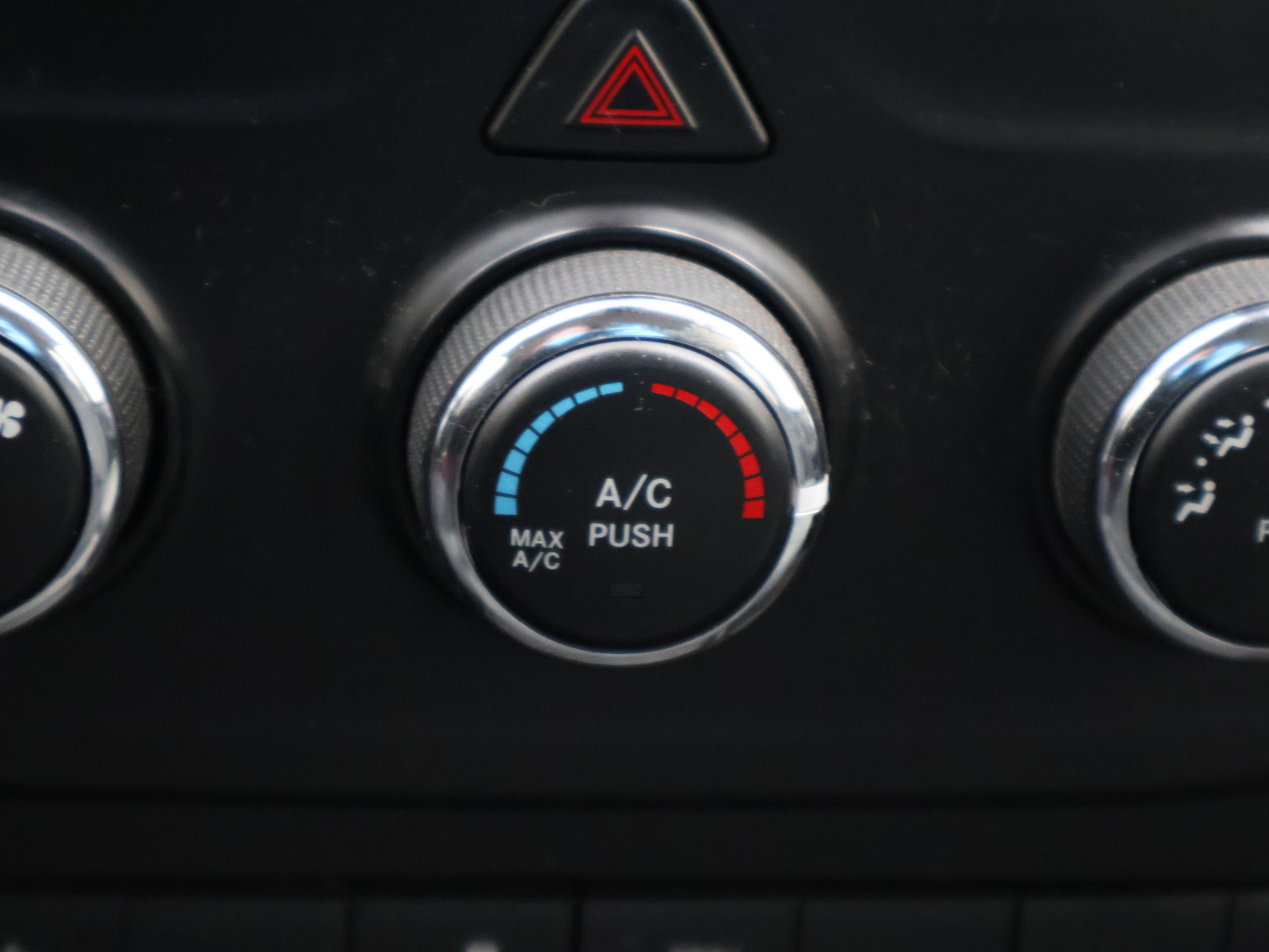 Used 2016 RAM 2500 SLT image 28