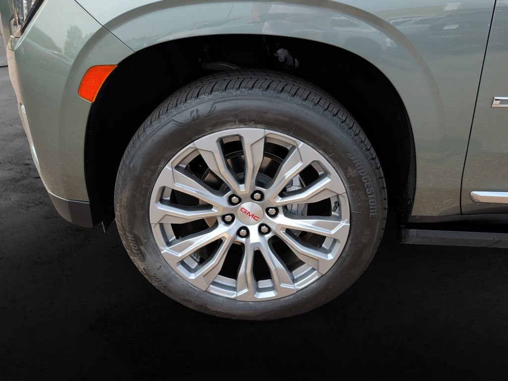 Used 2023 GMC Yukon XL Denali AWD/4WD image 13