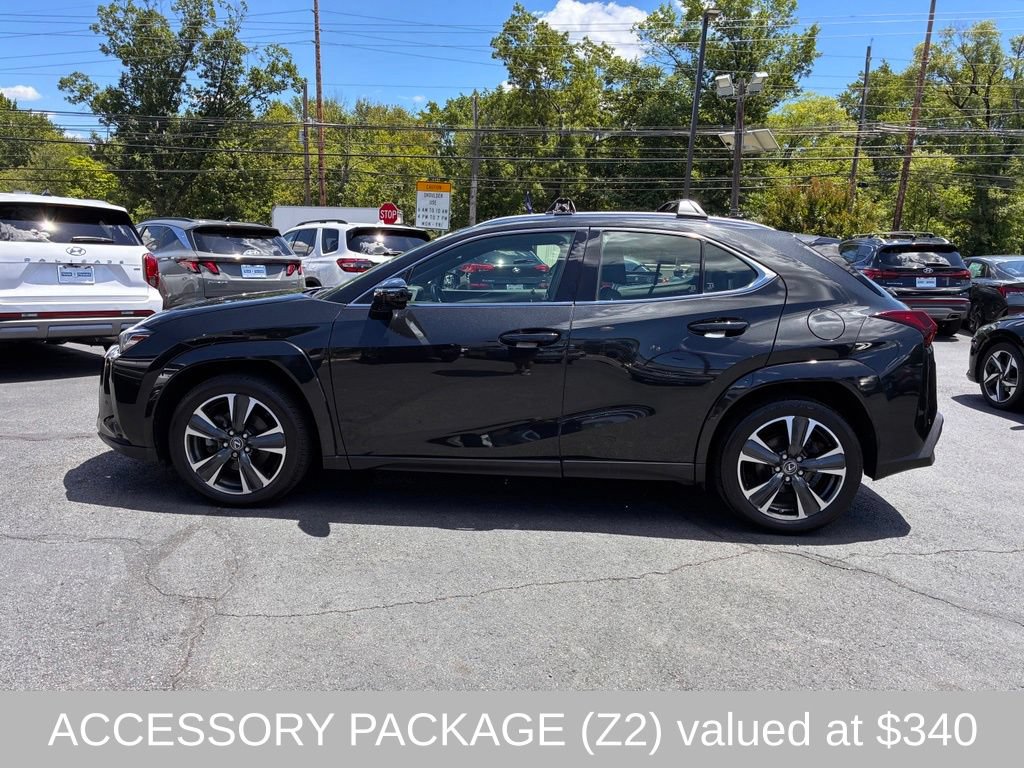 Used 2023 Lexus UX 250h AWD w/ Accessory Package (Z2) image 4