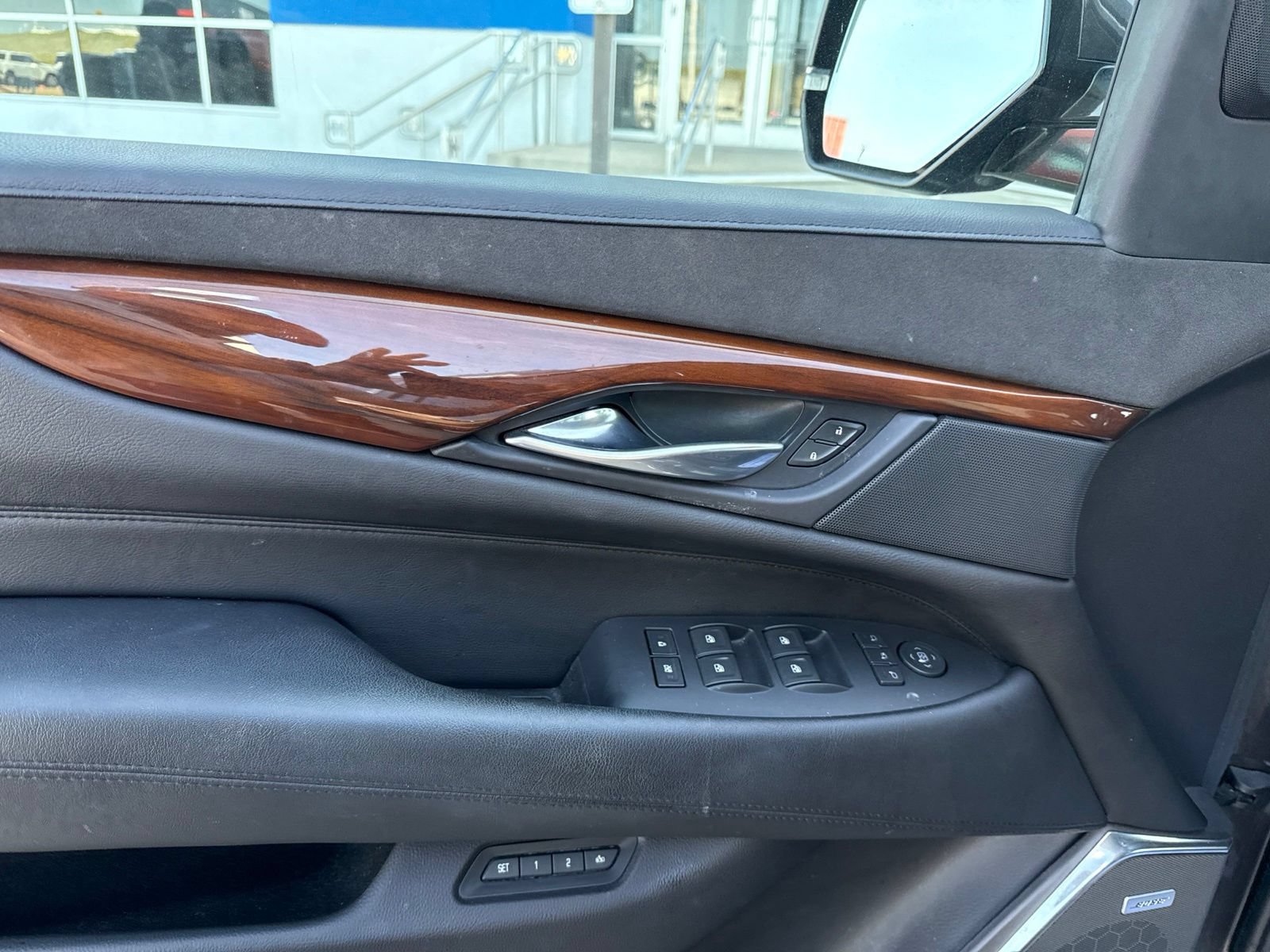 Used 2017 Cadillac Escalade Luxury RWD image 15