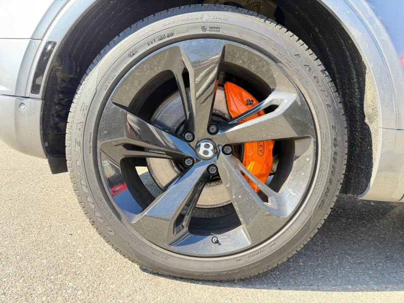 Used 2019 Bentley Bentayga image 34