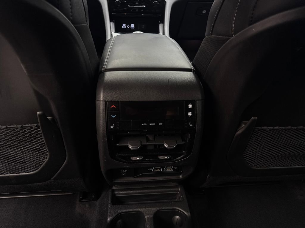 Used 2025 Jeep Grand Cherokee L Limited w/ Luxury Tech Group II AWD/4WD image 77