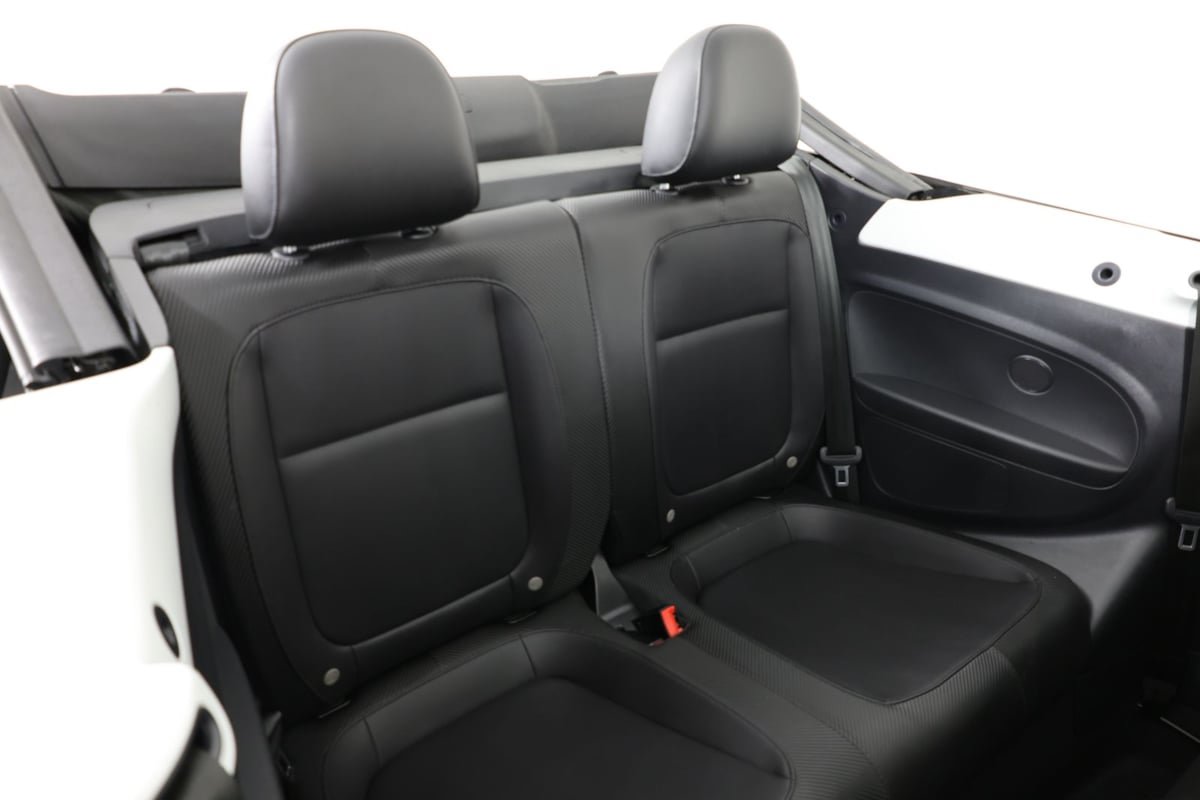 Used 2019 Volkswagen Beetle 2.0T SE FWD image 31