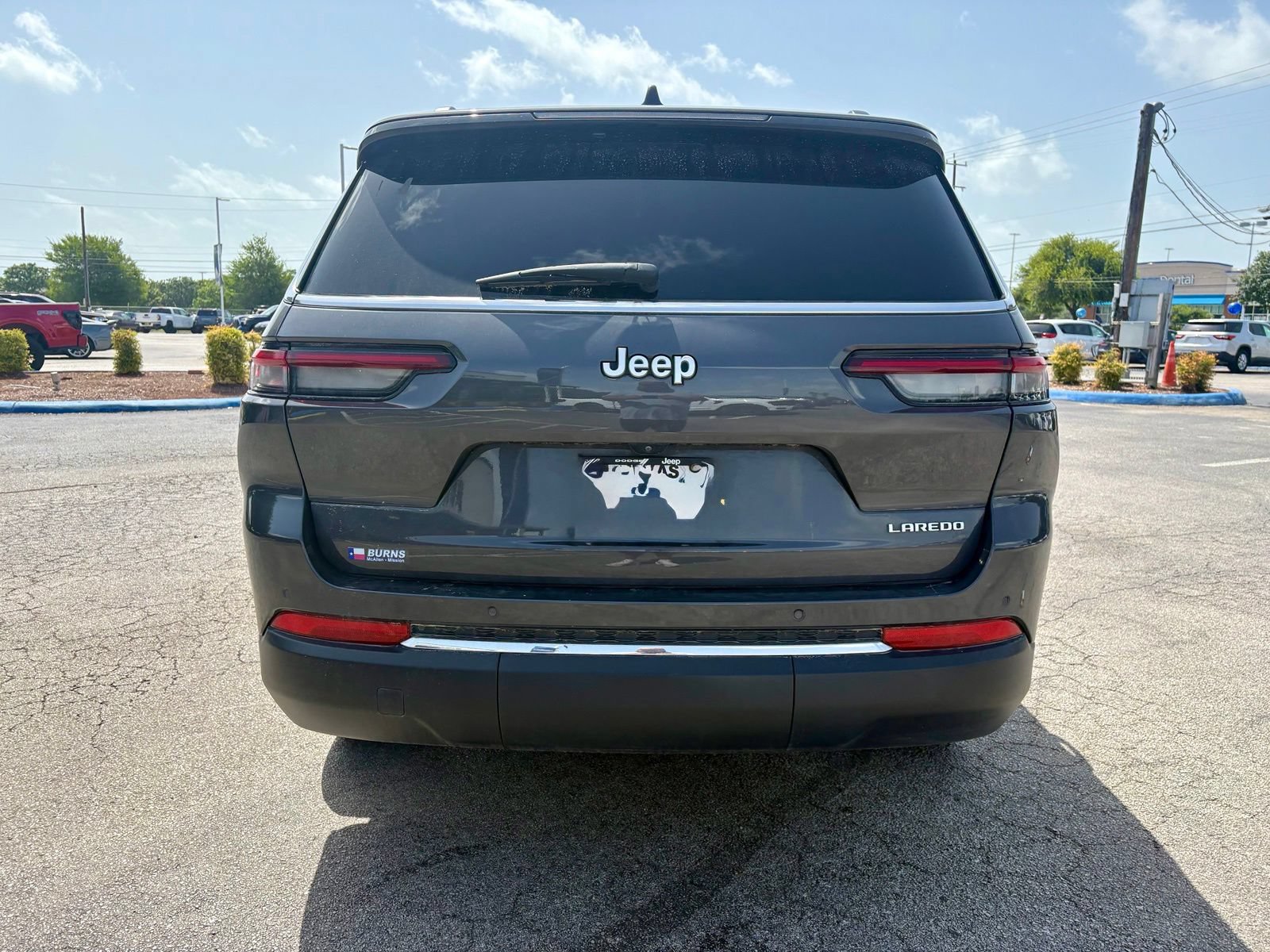Used 2024 Jeep Grand Cherokee L Laredo RWD image 4