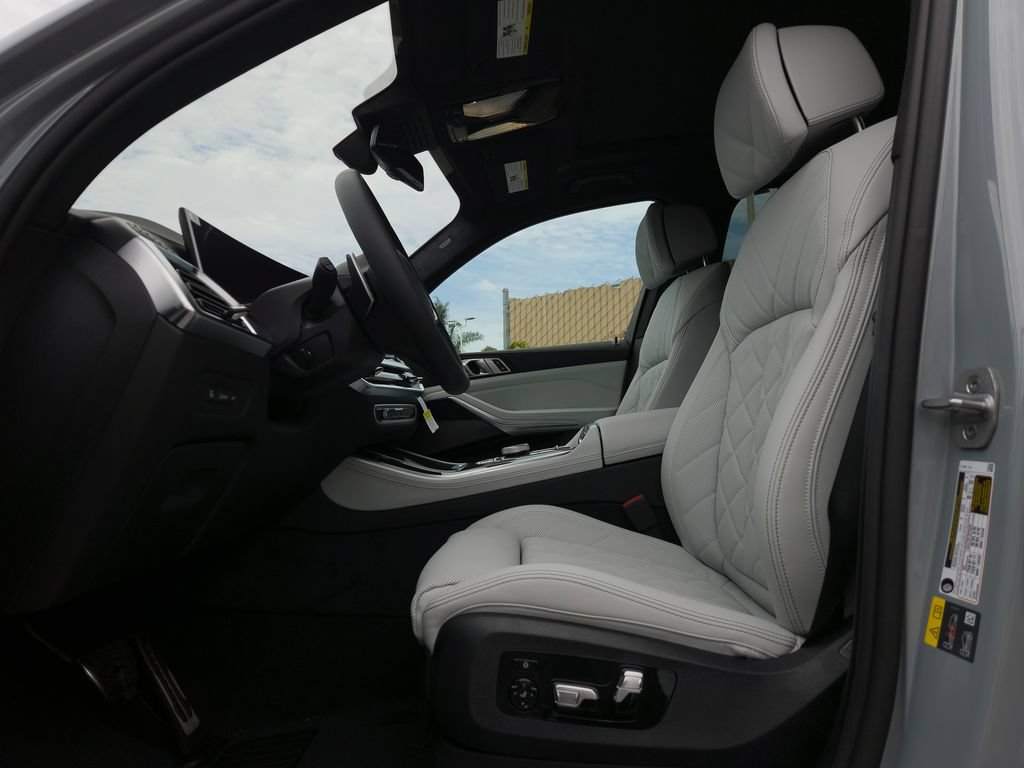 New 2026 BMW X5 xDrive50e w/ Executive Package AWD/4WD image 6