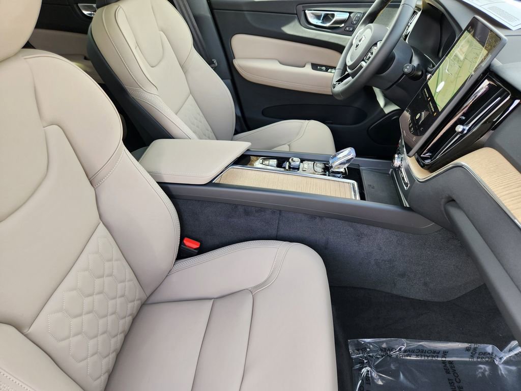 New 2026 Volvo XC60 B5 Plus w/ Protection Package Premier image 5