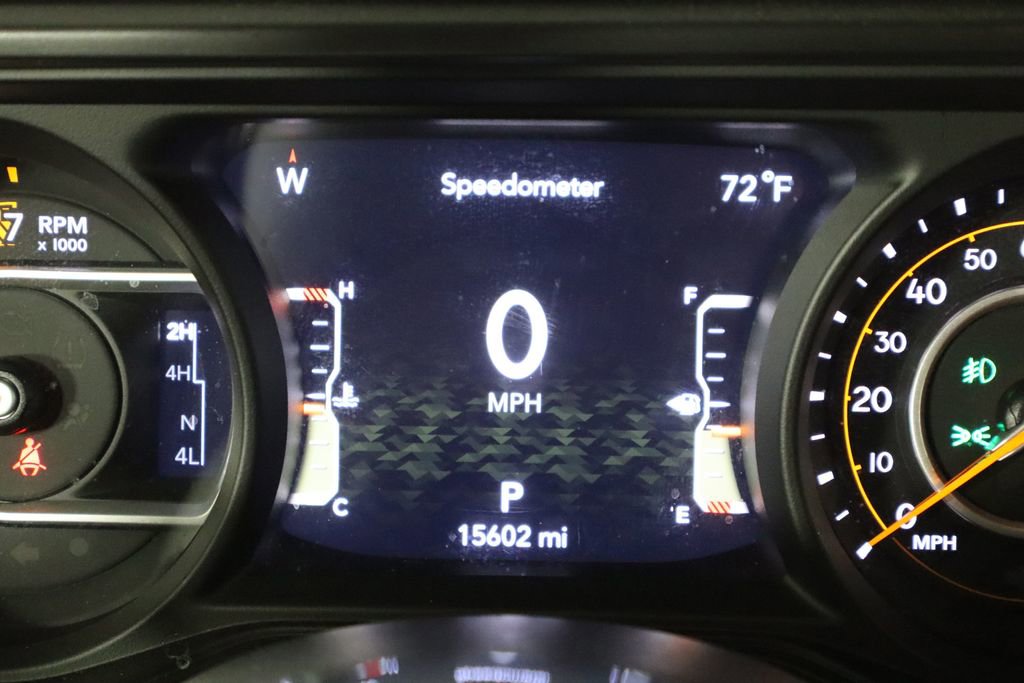 Used 2026 Jeep Wrangler Unlimited Sahara AWD/4WD image 38