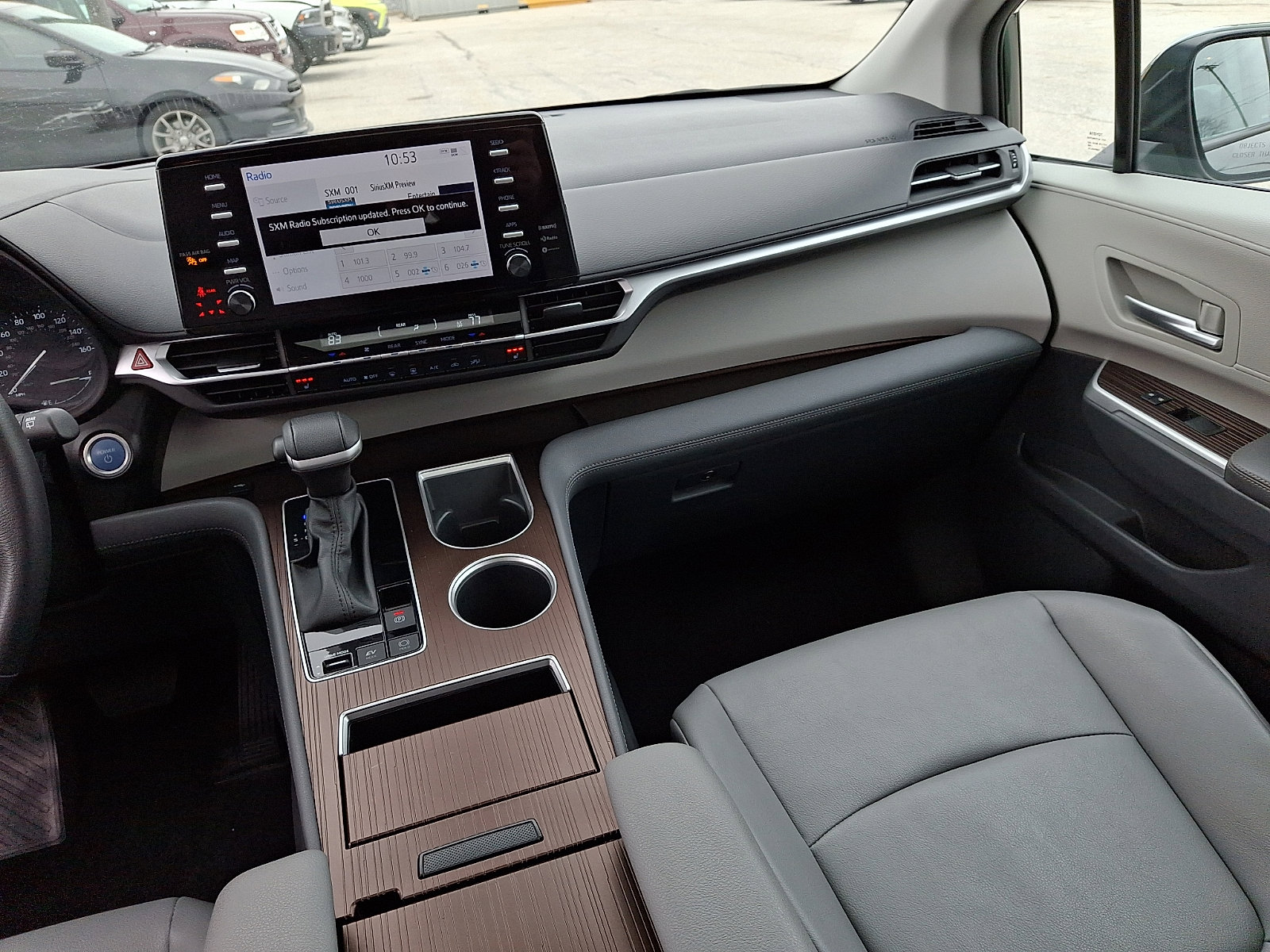 Used 2023 Toyota Sienna XLE AWD/4WD image 16