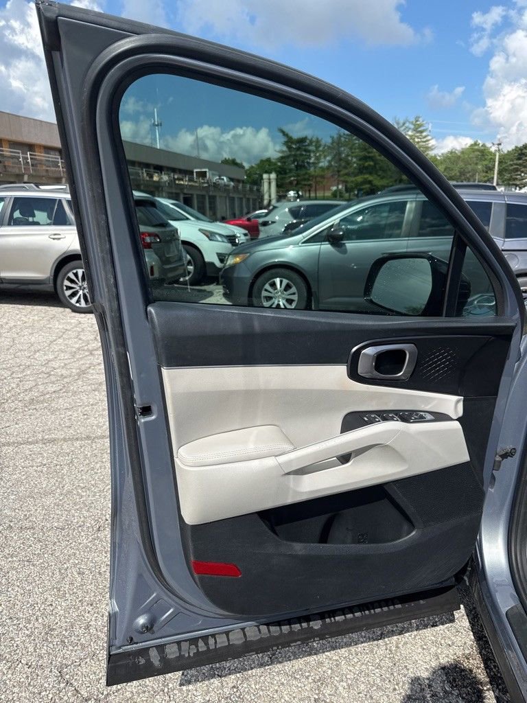 Used 2021 Kia Sorento S w/ Panoramic Sunroof Package FWD image 9