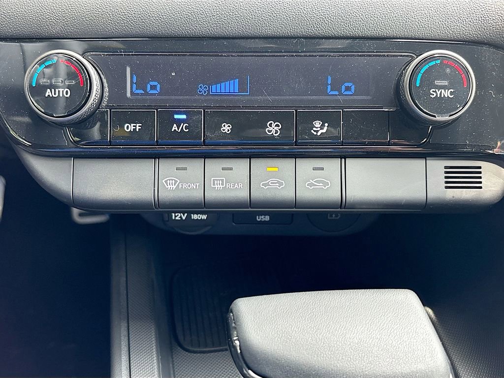 New 2025 Hyundai Elantra SEL image 16