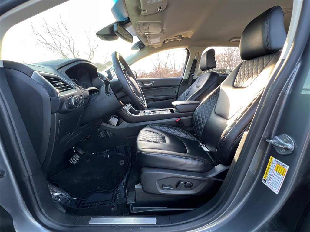 Used 2024 Ford Edge Titanium image 24