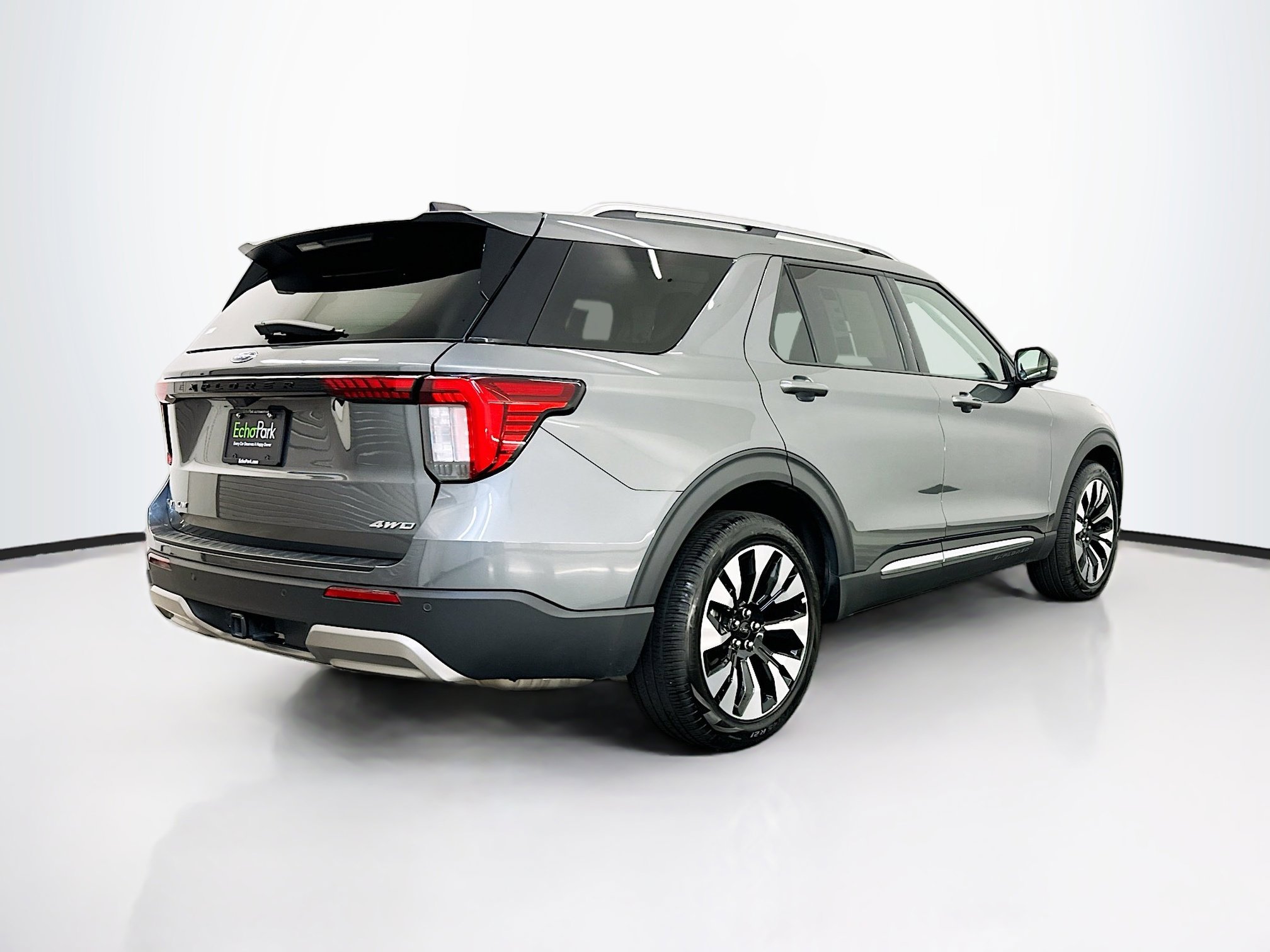 Used 2025 Ford Explorer Platinum w/ LUX Leather Package image 9