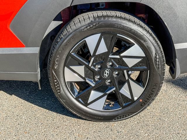 Certified 2025 Hyundai Kona SEL FWD image 12