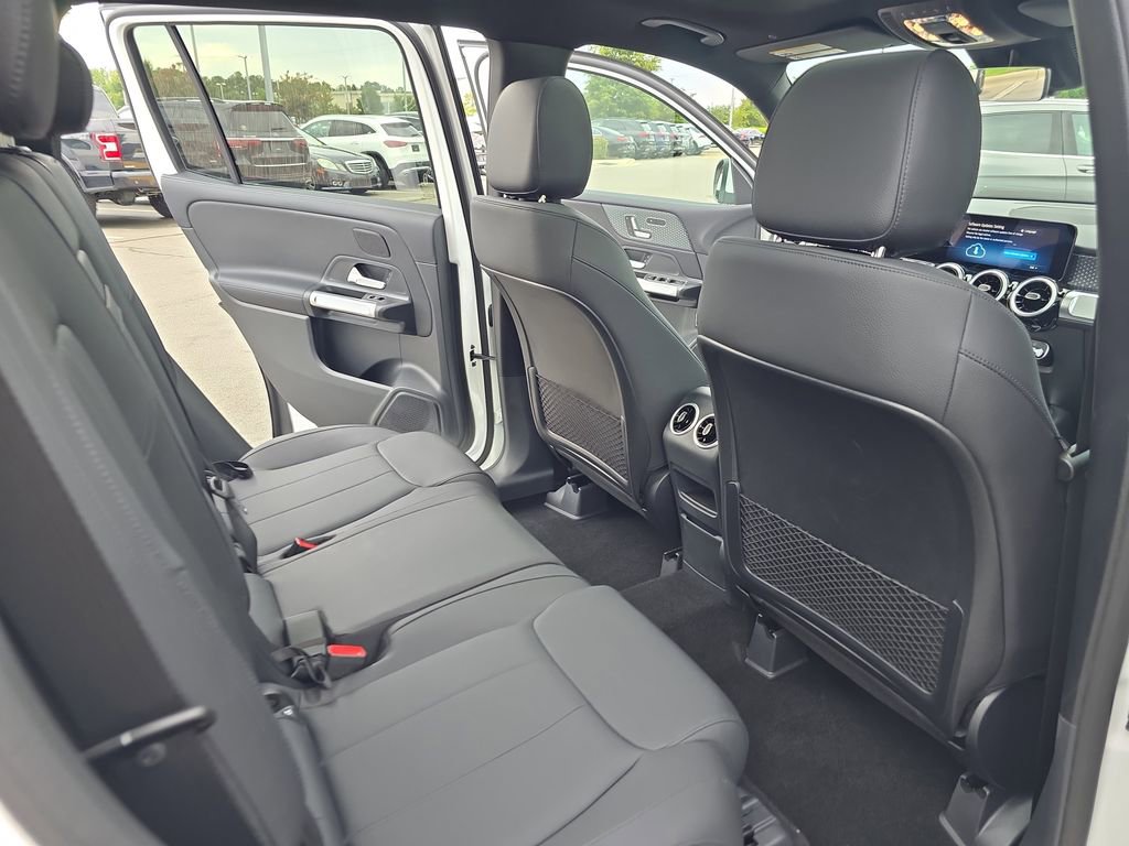 New 2025 Mercedes-Benz GLB 250 image 11