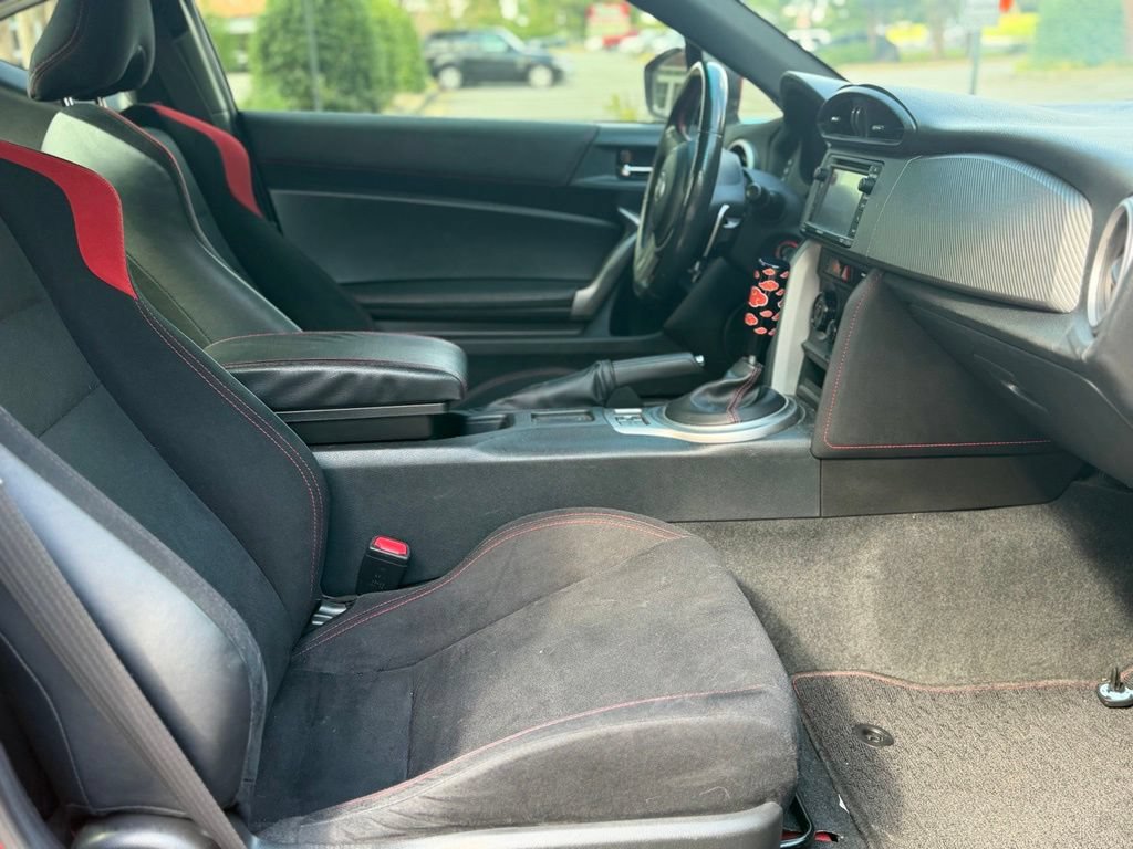 Used 2015 Scion FR-S RWD image 13