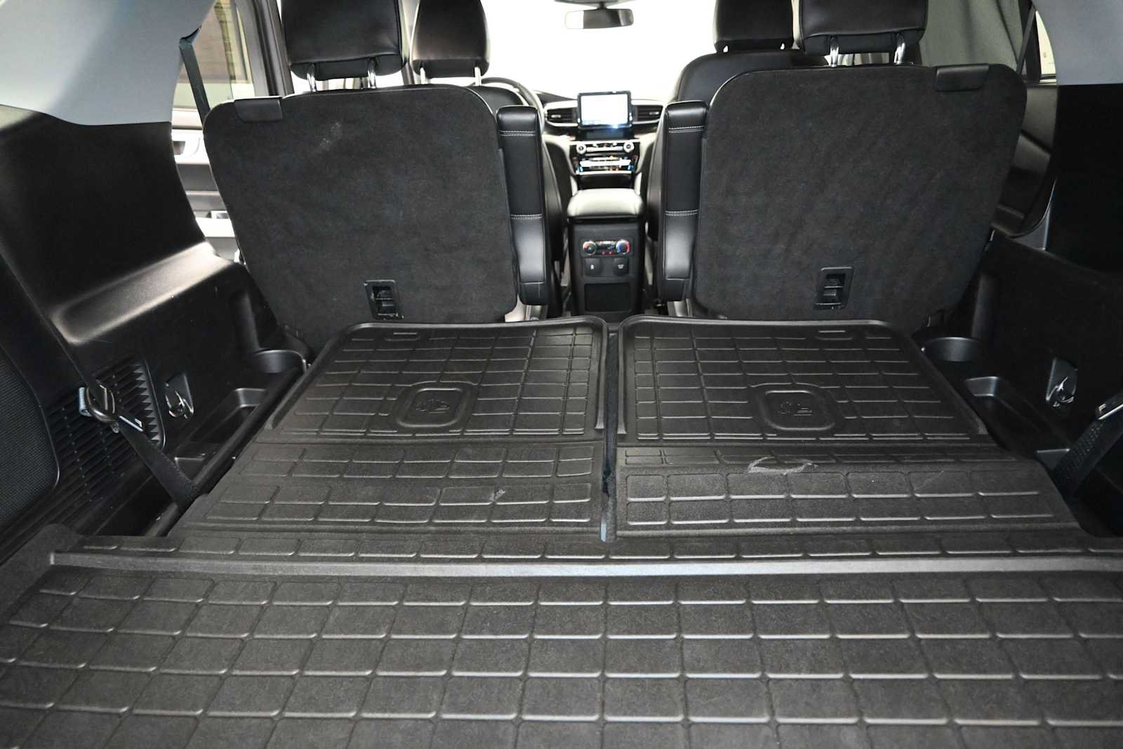 Used 2021 Ford Explorer Limited w/ Equipment Group 301A AWD/4WD image 28