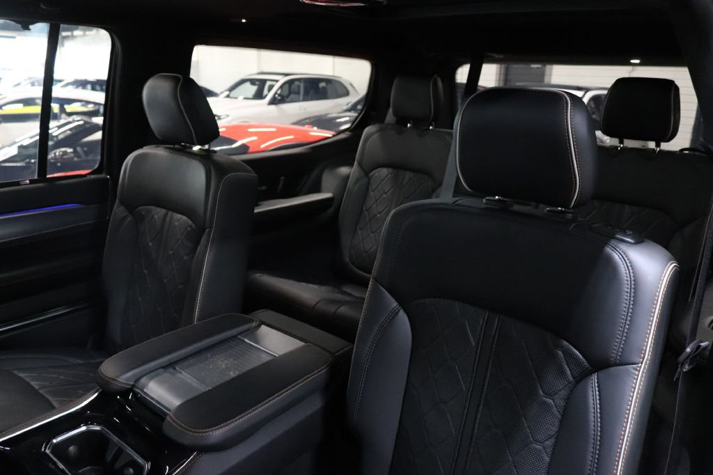 Used 2023 Jeep Grand Wagoneer Series III image 16