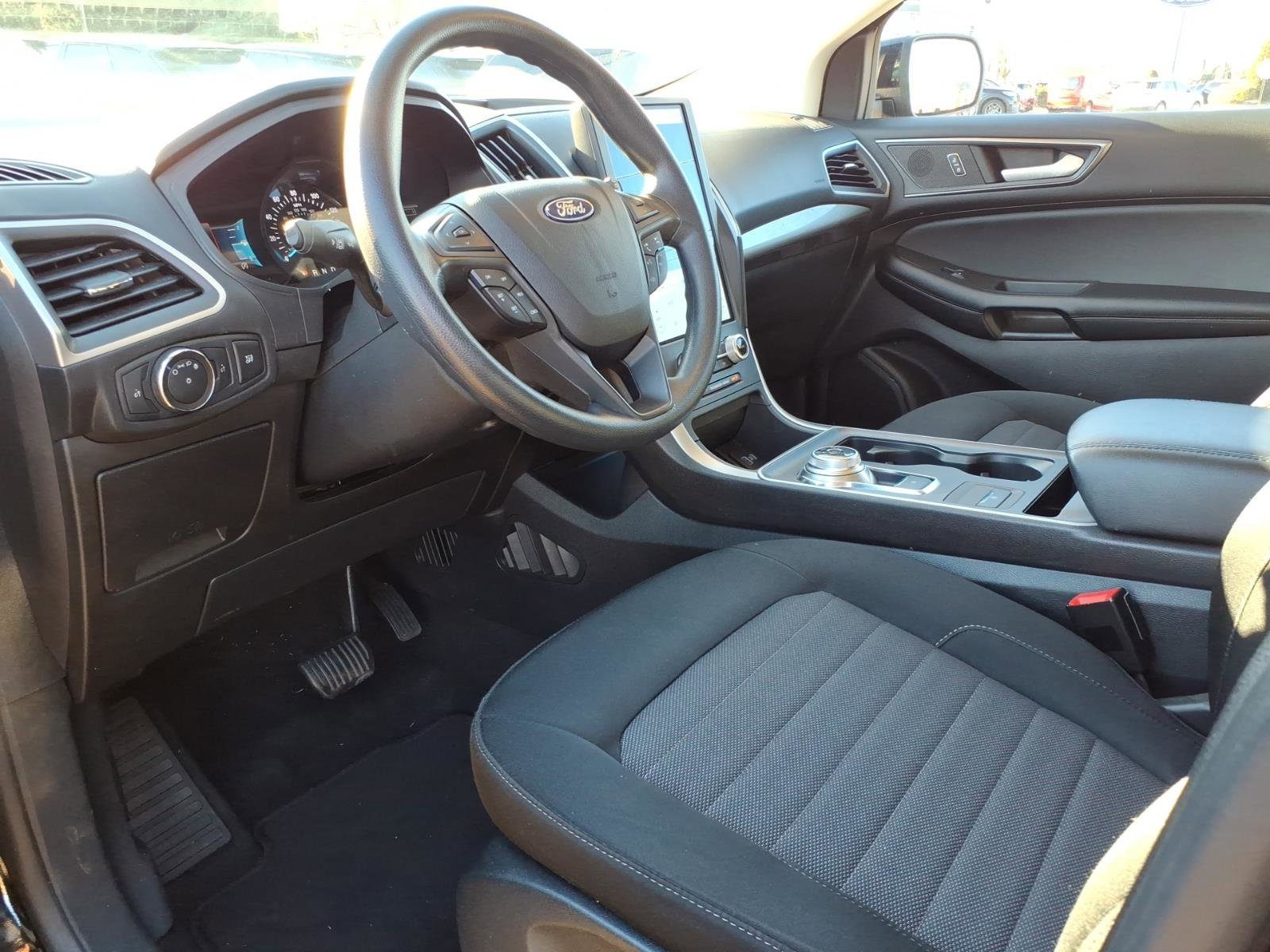 Certified 2022 Ford Edge SE w/ Black Appearance Package image 13