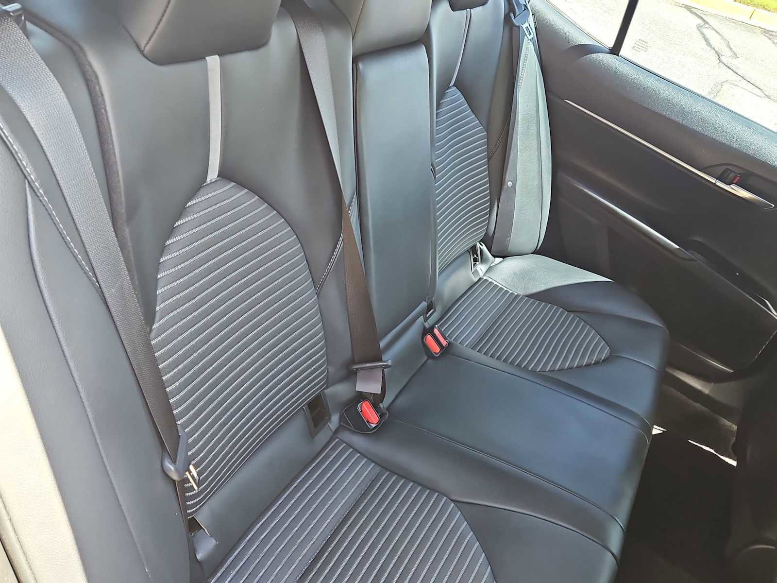 Used 2020 Toyota Camry SE FWD image 20