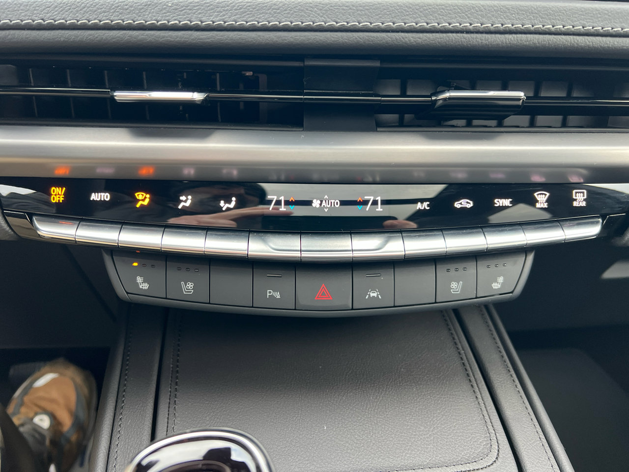 Used 2024 Cadillac XT4 Premium Luxury w/ Active Safety Package image 24