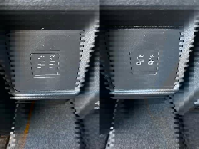 Used 2025 Nissan Rogue SV w/ SV Premium Package image 11