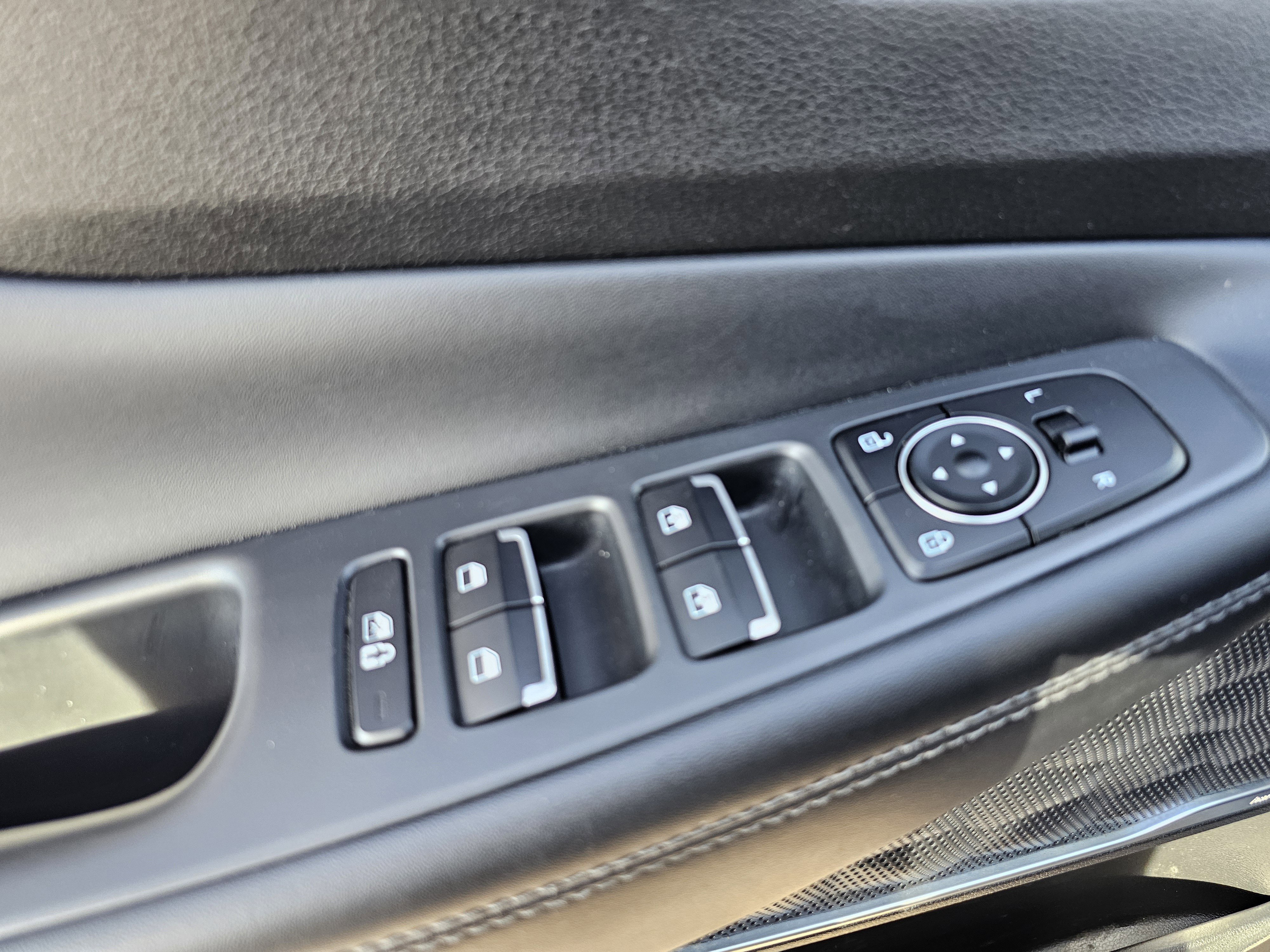 Used 2021 Hyundai Santa Fe SEL w/ Convenience + Premium Package image 31