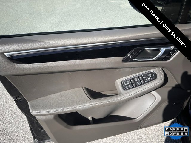 Used 2025 Porsche Macan w/ Premium Package Plus image 12