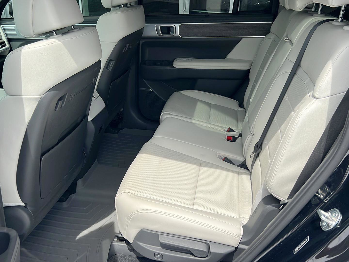 Used 2024 Hyundai Santa Fe Limited image 10