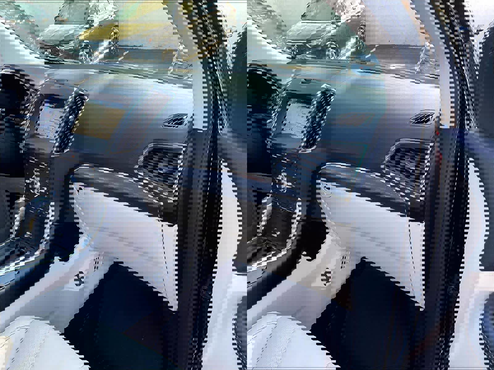 Used 2018 Ford Edge Titanium w/ Equipment Group 301A image 18