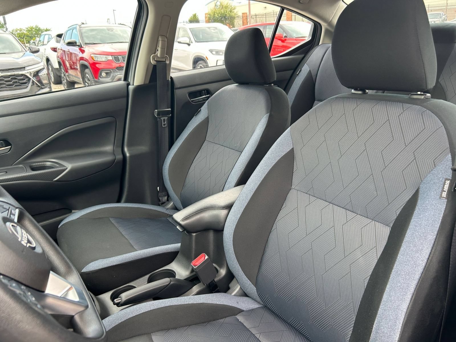 Used 2025 Nissan Versa SV FWD image 51