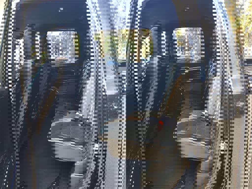 Used 2024 RAM 1500 Laramie image 10