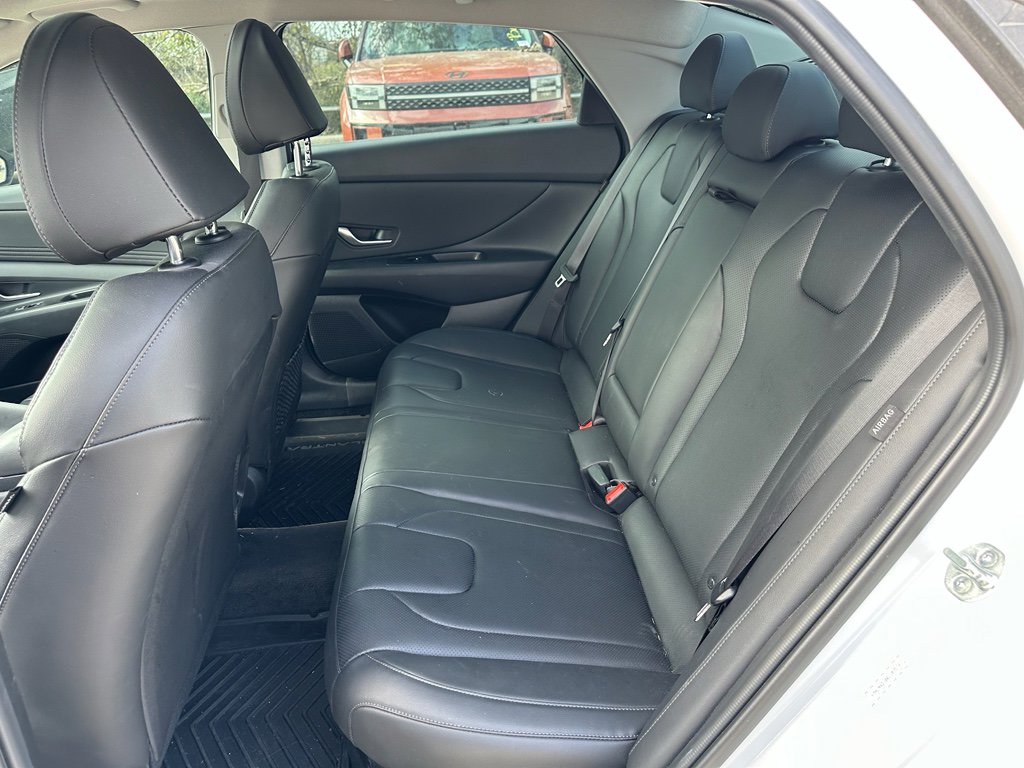 Used 2024 Hyundai Elantra Limited image 13