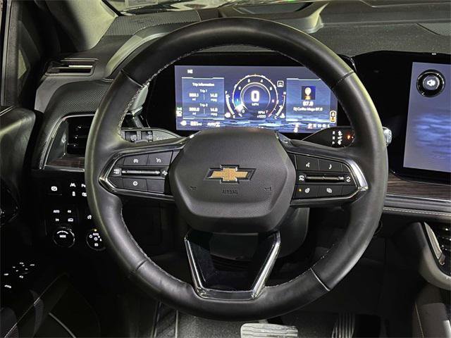 Used 2025 Chevrolet Suburban Premier image 17