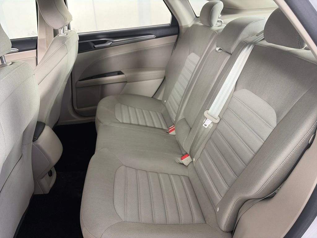 Used 2018 Ford Fusion SE image 13