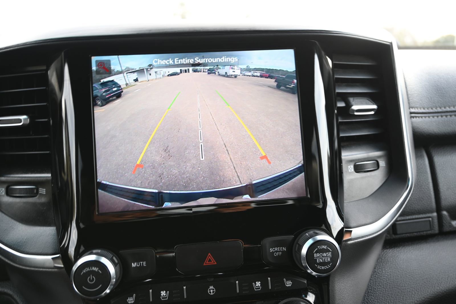 Used 2024 RAM 1500 Laramie image 14