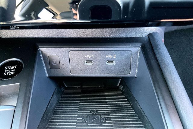 Certified 2026 Nissan Kicks SR FWD image 16