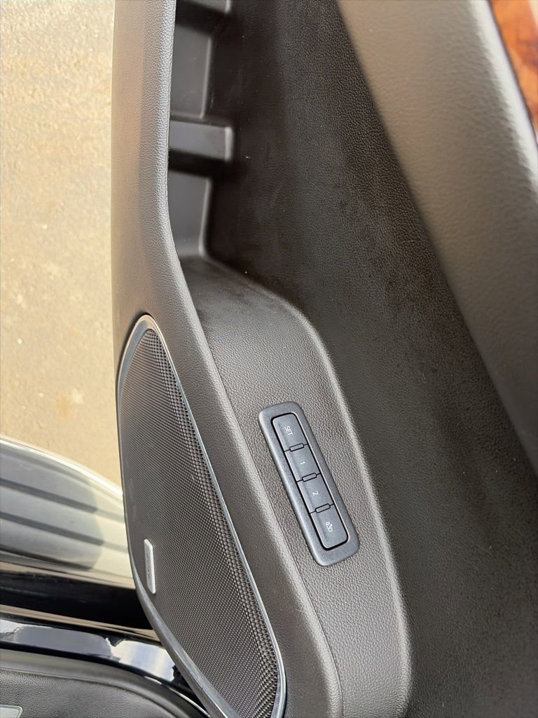 Used 2020 Chevrolet Suburban Premier image 30