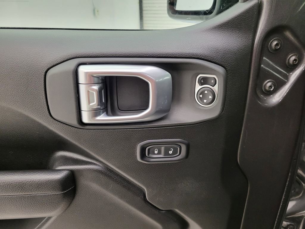 Used 2025 Jeep Wrangler Sport S image 26