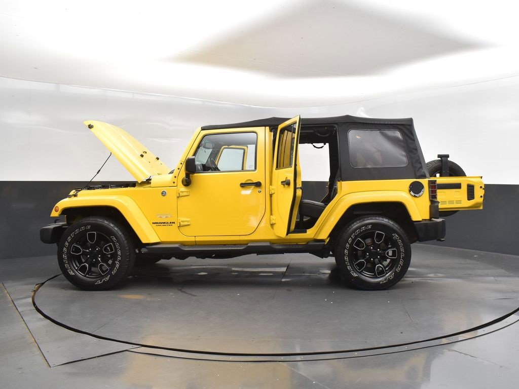 Used 2015 Jeep Wrangler Unlimited Sahara w/ Connectivity Group image 47