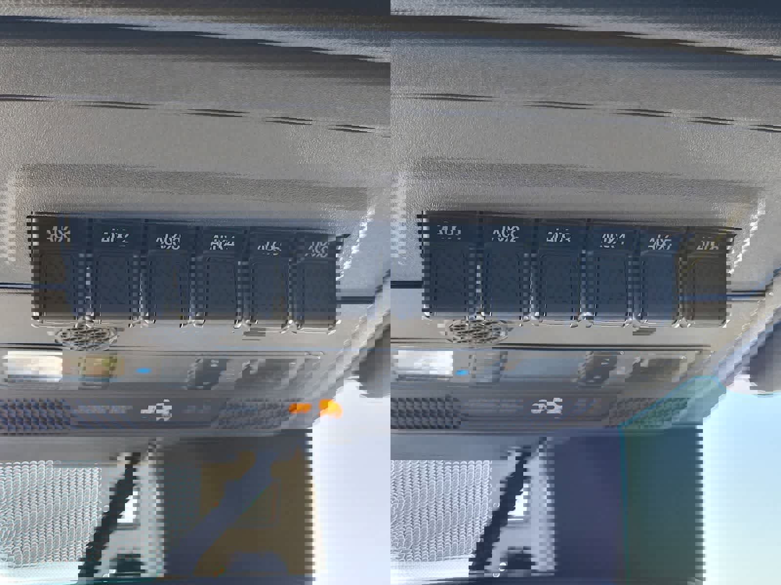 Used 2022 Ford Bronco Wildtrak AWD/4WD image 19