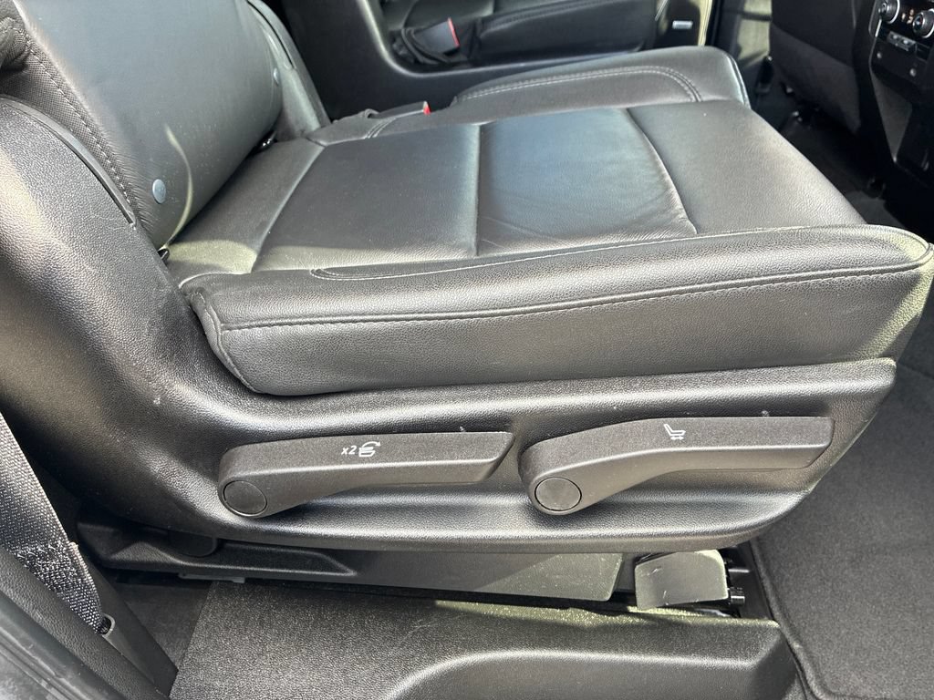 Used 2024 Chevrolet Tahoe LT AWD/4WD image 30