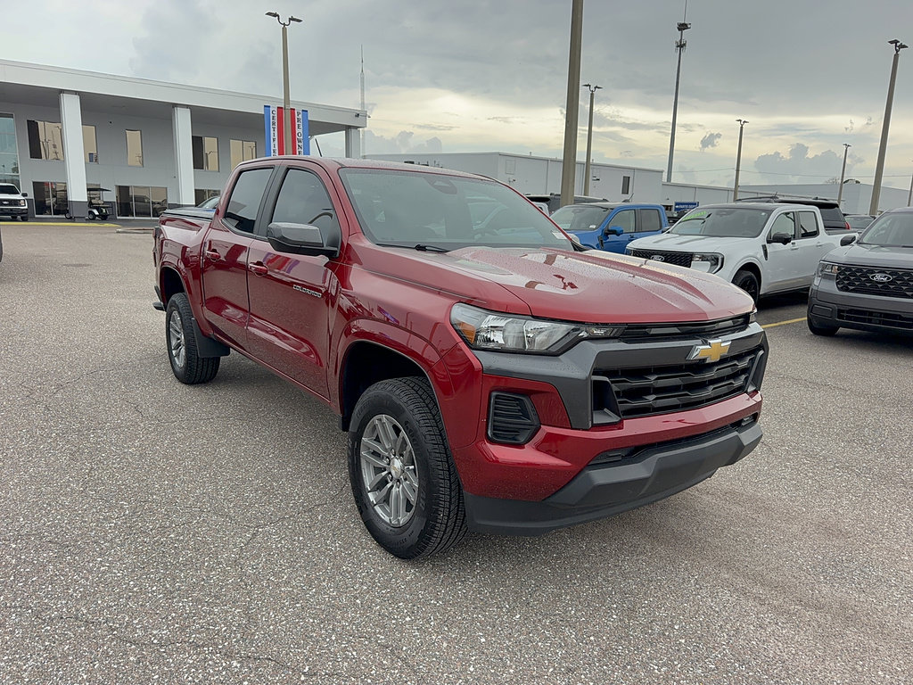 Used 2024 Chevrolet Colorado LT RWD image 4