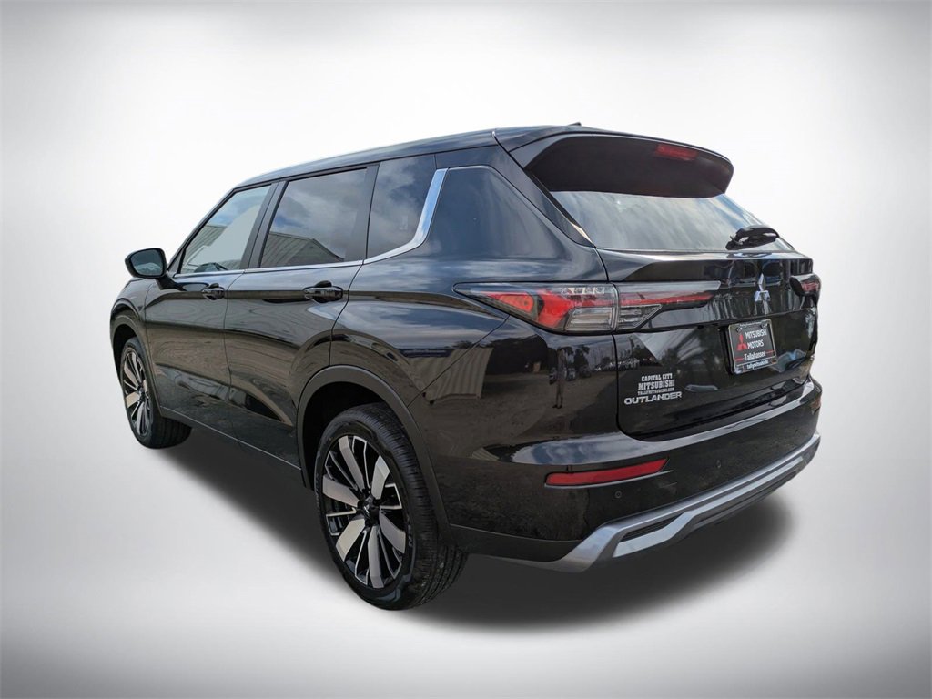 New 2025 Mitsubishi Outlander SE image 6