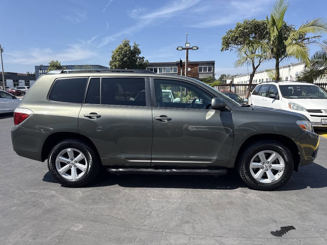 Used 2010 Toyota Highlander 2WD image 6