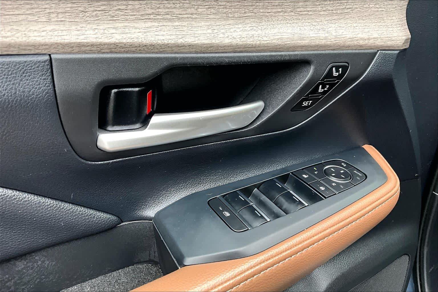 Certified 2025 Toyota Grand Highlander AWD image 32
