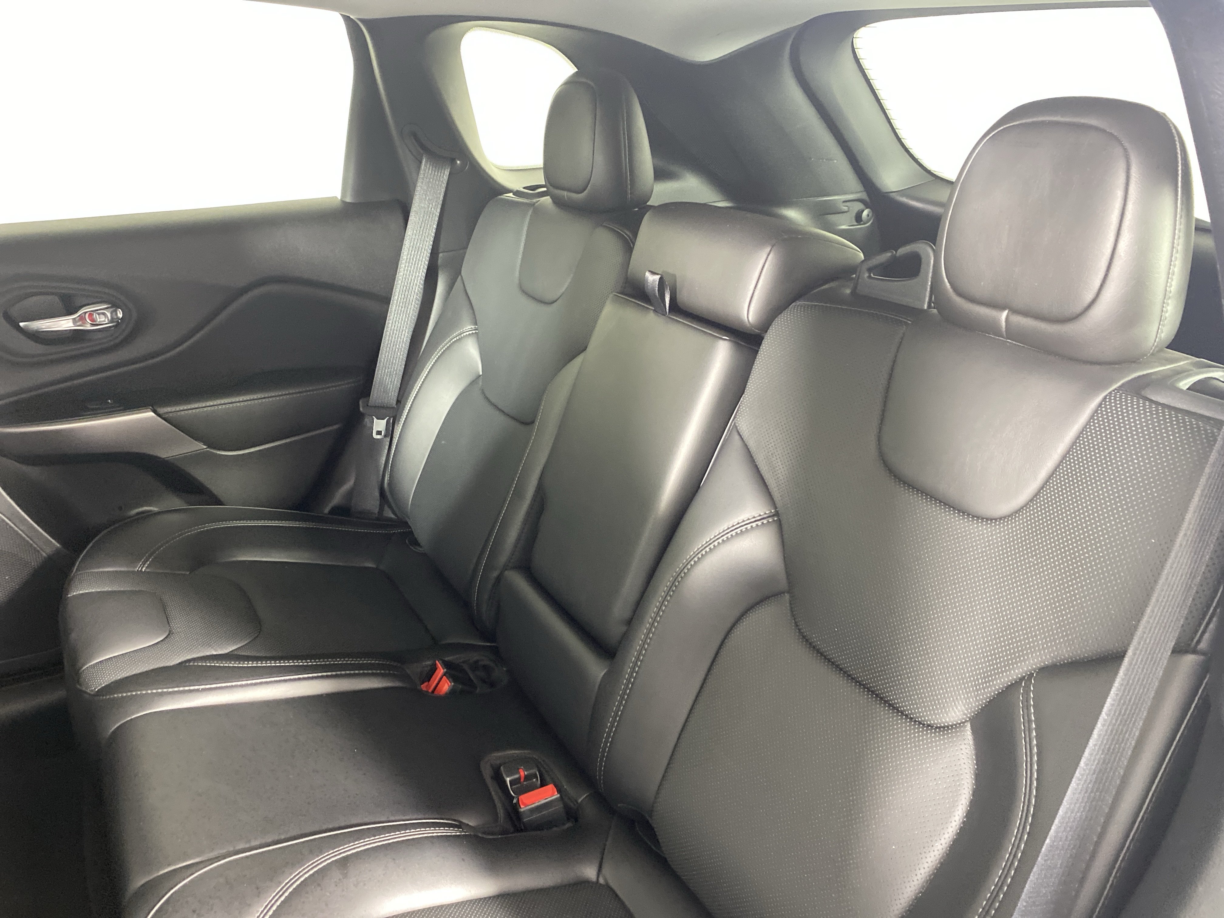 Used 2020 Jeep Cherokee Limited AWD/4WD image 31