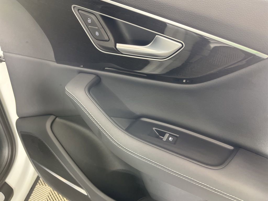 Used 2025 Audi Q7 3.0T Premium Plus image 24