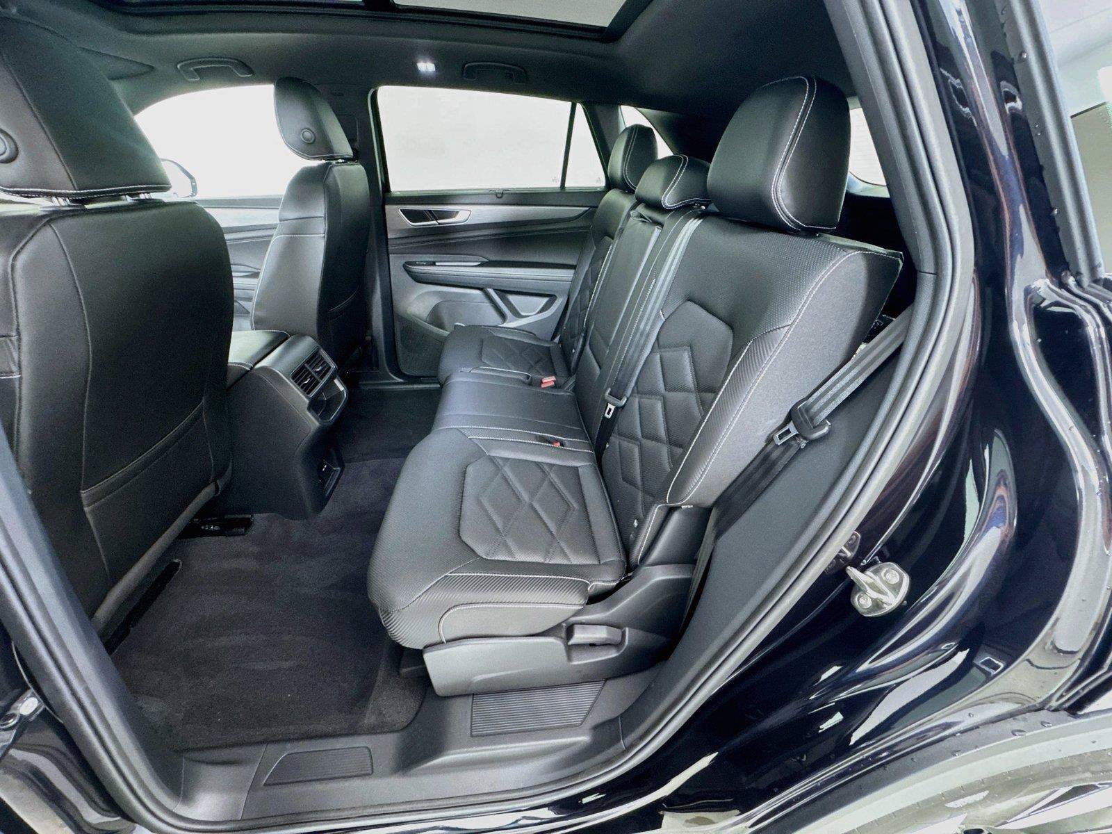 New 2026 Volkswagen Atlas Cross Sport SE FWD image 24