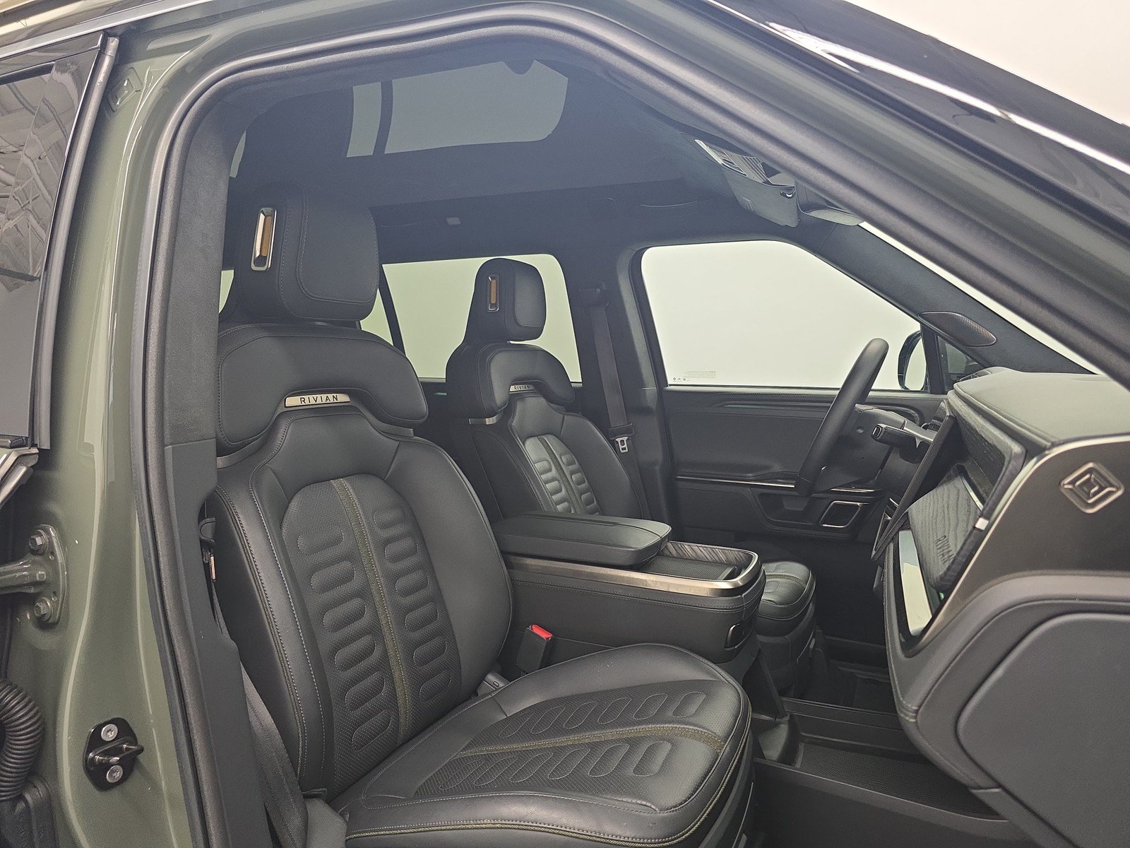 Used 2022 Rivian R1S Launch Edition AWD/4WD image 24