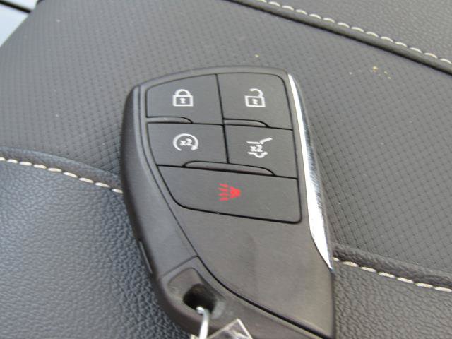 Used 2024 Chevrolet Traverse RS FWD image 30